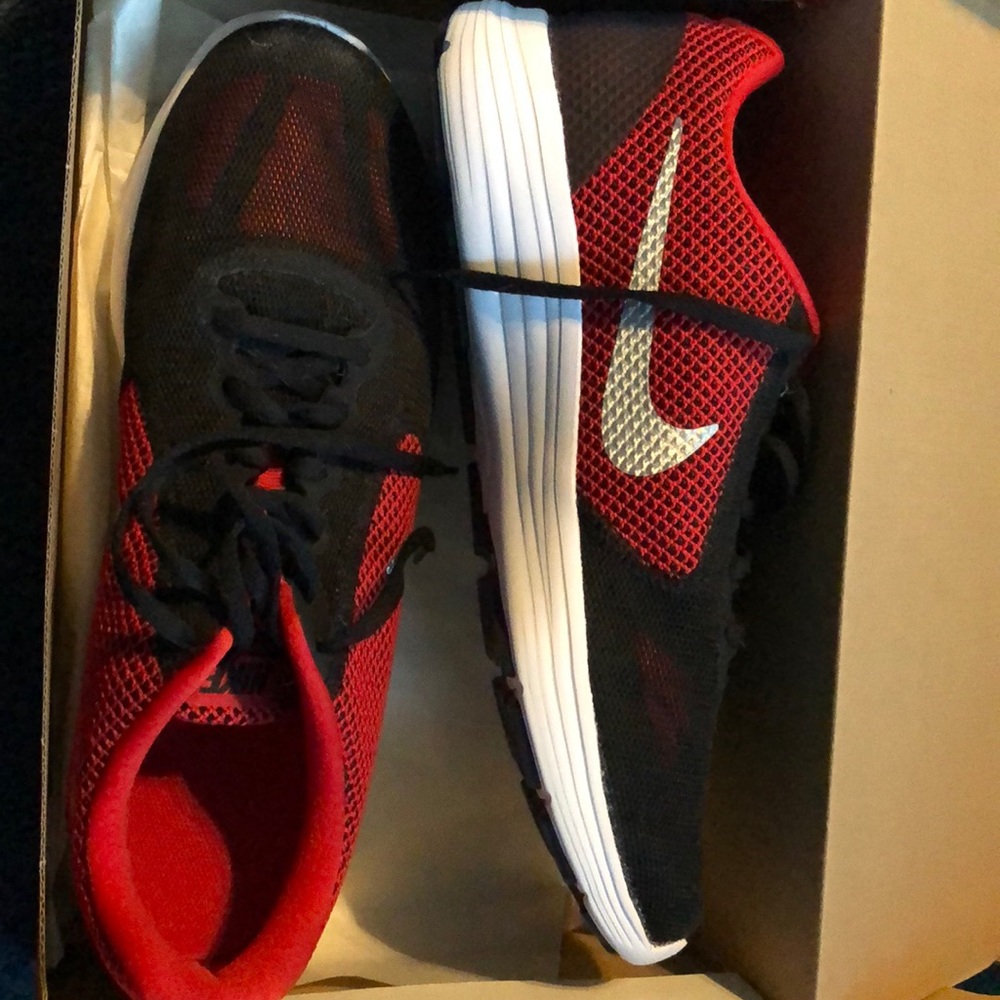 NWT Brand new Nike Revolution 3 never worn!